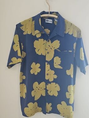 Untied Navy Blue Short-Sleeve Button-Up with Yellow Floral Print. 100% Silk. Med